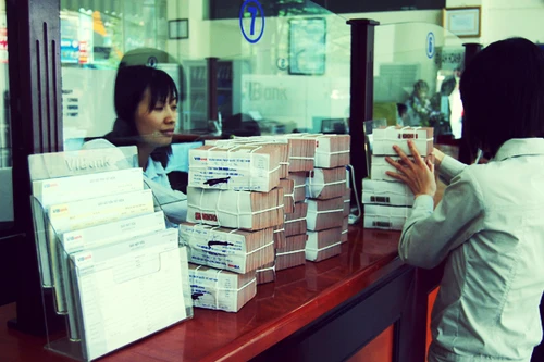 Trần lãi suất huy động giảm xuống 13%