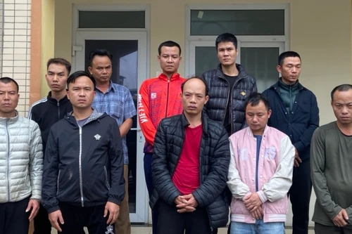 Bắt quả tang ổ xóc đĩa tại bãi tập kết mua bán rau củ quả 