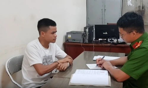 Được bạn gái ‘nhờ’ giải quyết mâu thuẫn, dùng súng bắn trọng thương chủ quán Pub