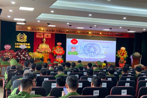 Gần 200 Cảnh sát khu vực Công an quận Hoàng Mai tham gia thi, kiểm tra nhận thức