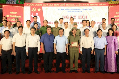 Hân hoan Ngày hội toàn dân bảo vệ an ninh Tổ quốc tại phường Định Công