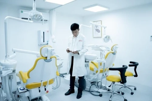 Bọc răng sứ ở đâu tốt? Tiêu chí đánh giá cơ sở nha khoa uy tín