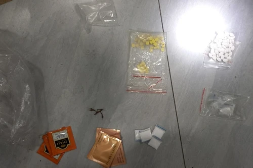 Ba thiếu nữ 19 tuổi được 'mời' dự tiệc bay lắc