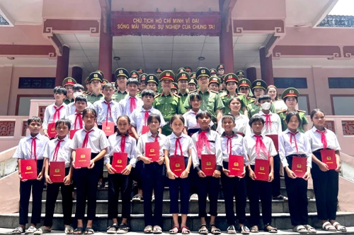 Hoạt động tri ân, nghĩa tình của Công an quận Hà Đông trong những ngày tháng 5 lịch sử 