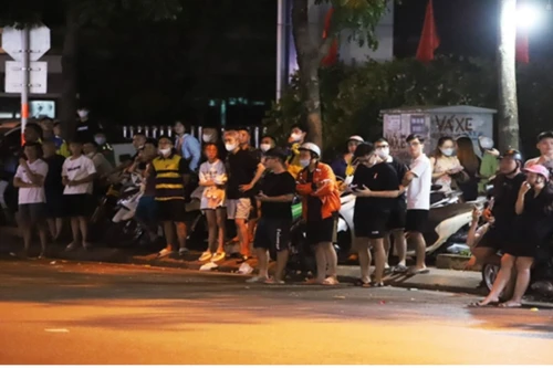 Công an Hà Nội khuyến cáo không tụ tập 'xem' lực lượng 141 làm nhiệm vụ