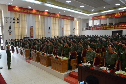 “Xây dựng lực lượng Công an cơ sở - Lý luận và thực tiễn”