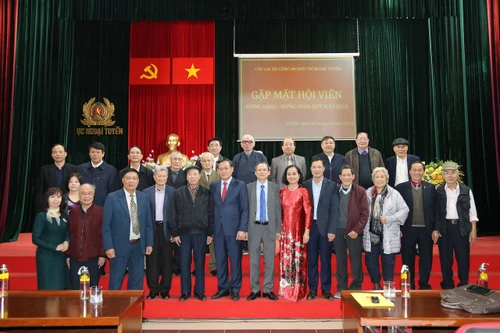 Phát huy truyền thống, kế tục xứng đáng sự nghiệp của thế hệ cha anh