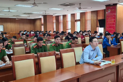 Tăng cường sinh viên giỏi của 4 trường Đại học phối hợp tham gia kích hoạt định danh điện tử