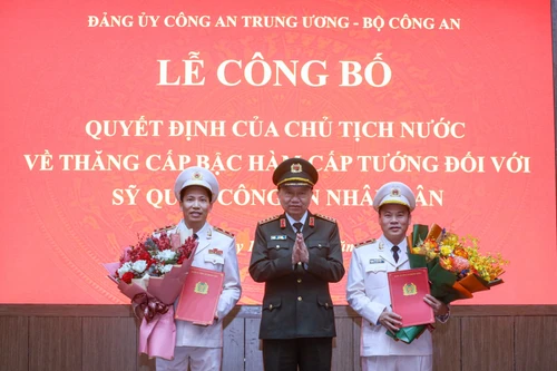 Trao quyết định thăng cấp bậc hàm Trung tướng đối với 2 đồng chí Thứ trưởng Bộ Công an