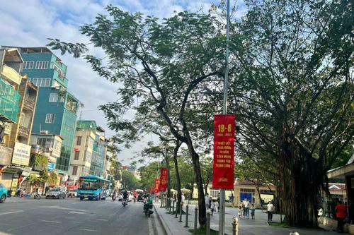 Gọn ghẽ đường phố, sẵn sàng đón người dân thăm quan Lăng Bác 