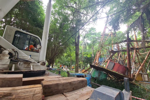 Tự tháo dỡ công trình bỏ hoang, nguy hiểm tại công viên Tuổi trẻ Thủ đô