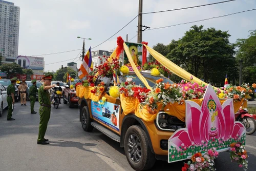 Công an Hà Nội tham gia bảo vệ an ninh trật tự Lễ Phật Đản 2023 