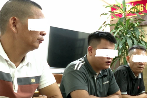 Triệu tập 4 phụ xe chặn đánh 1 tài xế ngay chân cầu Bãi Cháy