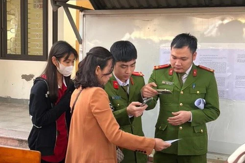 Hướng dẫn gần 50.000 giáo viên, phụ huynh và học sinh cài đặt ứng dụng VNeID