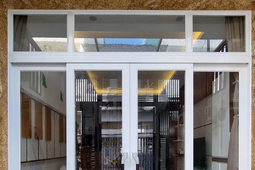 Việt Phong mách bạn kinh nghiệm lựa chọn cửa kính cường lực