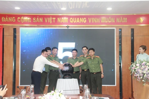 Ra mắt website Tongdaituyensinhcand.vn