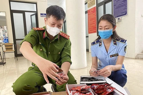 Khởi tố vụ sản xuất thực phẩm chức năng giả nhãn hiệu YAKUMI