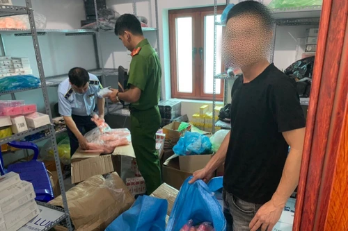 'Méo mặt' vì tàng trữ gần 500 bộ ‘đồ chơi người lớn’ 