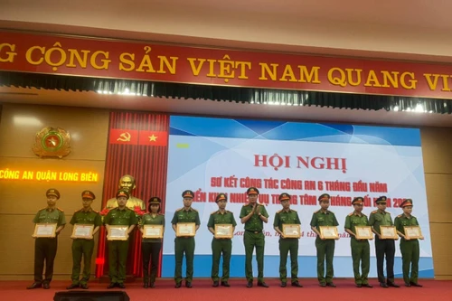 Từng cấp chỉ huy phải thật sự gương mẫu, nêu gương, dám nghĩ, dám làm