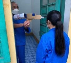 Bàng hoàng kẻ ghen tuông nửa đêm đột nhập, gí súng vào đầu bạn gái