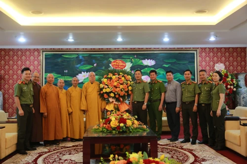 Đồng bào các tôn giáo, dân tộc tham gia ngày hội Toàn dân bảo vệ an ninh Tổ quốc