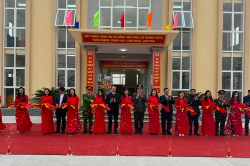 Trung tướng Nguyễn Hải Trung dự lễ khánh thành trụ sở làm việc Công an xã Hồng Sơn
