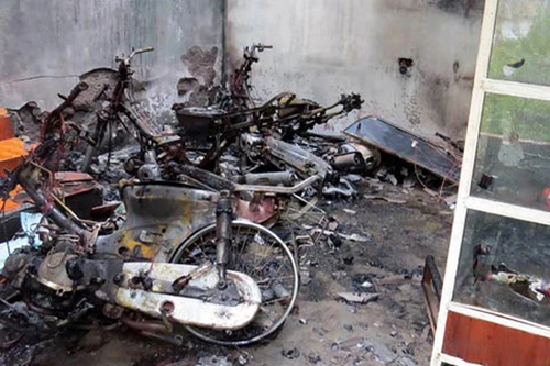 Thanh niên “ngáo đá” châm lửa đốt nhà; xác định nguyên nhân cháu bé tử vong tại BV