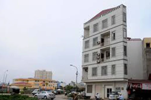 Chuyện hài và cả nỗi khổ tâm của nhà siêu mỏng, siêu méo