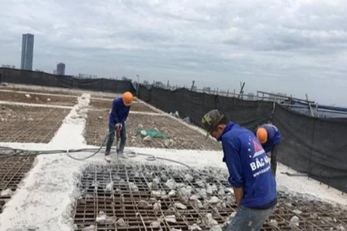 Rút ngắn thời gian phá dỡ tòa nhà 8B Lê Trực xuống còn 45 ngày