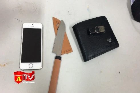 Bắt giữ lái xe taxi dùng dao đe dọa, cướp tài sản của khách người nước ngoài