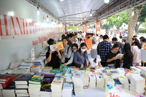 Hội sách Hà Nội chào mừng ngày Giải phóng Thủ đô