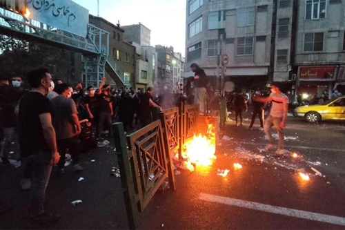 Tin tặc tấn công kênh truyền hình nhà nước Iran 