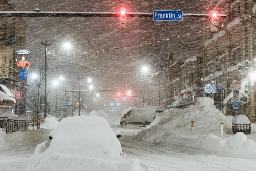 Bão tuyết khắc nghiệt ở Mỹ khiến thị trường khí hóa lỏng thêm khan hiếm 