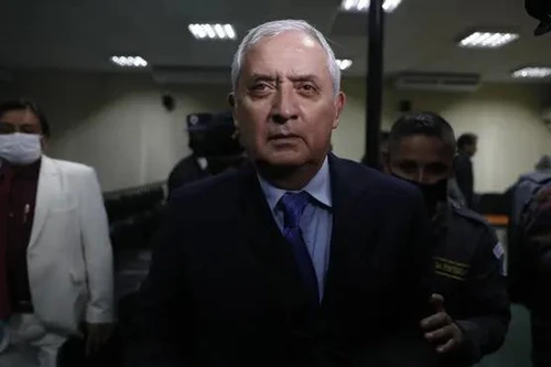 Cựu Tổng thống Guatemala nhận án 16 năm tù vì tội tham nhũng