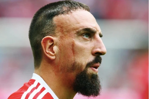 “Gã mặt sẹo” Franck Ribery giải nghệ ở tuổi 39 