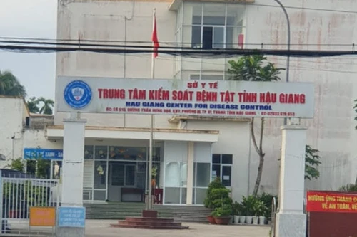 Từ vụ nguyên Giám đốc CDC Hậu Giang nộp lại quà: Cần phân biệt rõ việc tặng quà với hành vi đưa hối lộ