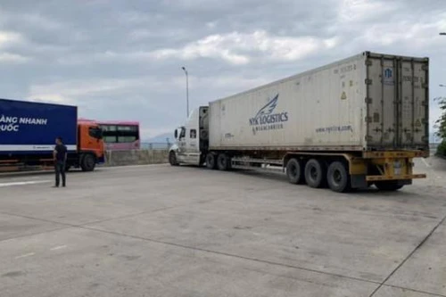 Lái xe container chặn cao tốc gây ùn tắc có phạm tội gây rối trật tự công cộng?