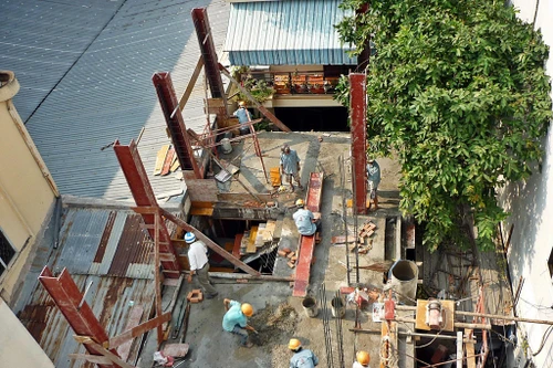 Xây nhà gây lún nứt, lấn chiếm diện tích nhà hàng xóm bị phạt tới 100 triệu đồng