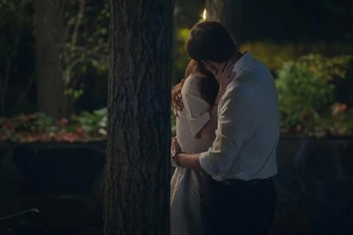 Quan hệ tình cảm với người đã có vợ, hoặc chồng có thể bị phạt tù tới 3 năm