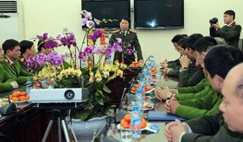 Không để xảy ra đột xuất, bất ngờ, đảm bảo phục vụ nhân dân vui đón Tết