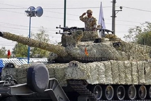 Iran ra mắt xe tăng chiến đấu chủ lực mới giống với T-90 Nga