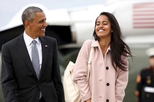Con gái lớn Tổng thống Obama bị nghi hút cần sa nơi công cộng