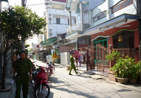 Bắt giữ 12 đối tượng ném bom xăng để đòi nợ