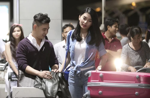 Siêu mẫu Lan Hương sang Mỹ lưu diễn cùng Ngọc Quyên