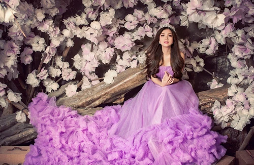 Ca sĩ Phạm Thanh Thảo lộng lẫy như công chúa trong váy cưới