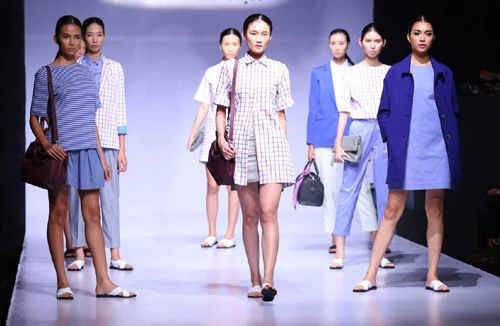 Kha Mỹ Vân Và dàn mẫu Next Top nội bật trên sàn diễn