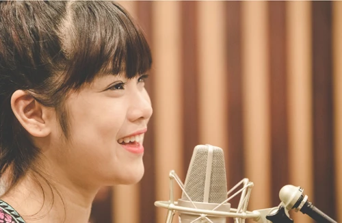 Hậu trường “siêu đáng yêu” của Chibi Hoàng Yến trong MV mới