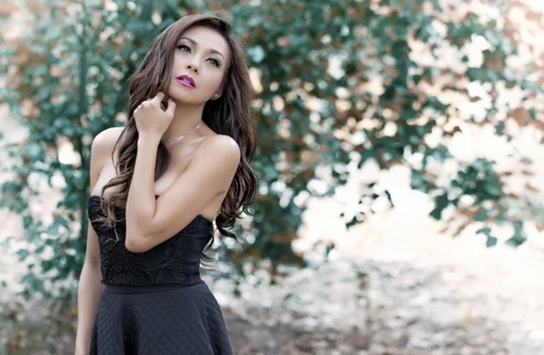 Nguyệt Anh khoe vẻ kiều diễm trên đất Mỹ