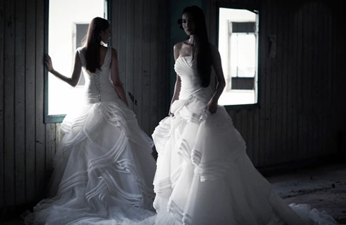 Siêu mẫu Kim Cương, Khánh Ngọc đẹp lạnh lùng cùng váy cưới