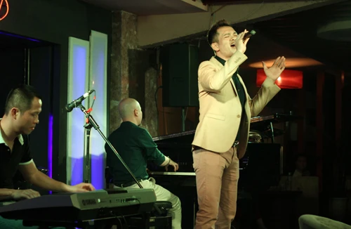 Ca sĩ Khải Hưng: Vẹn nguyên một tình yêu nghệ thuật!